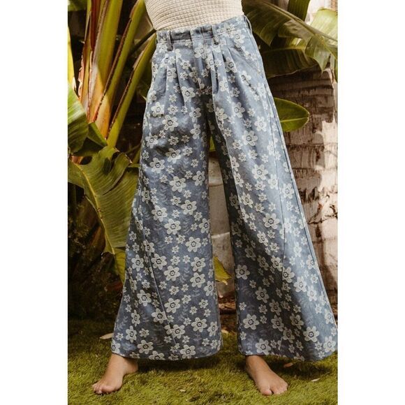 BiBi Floral Printed White Flower Texture Wide Leg Cropped Blue Jeans Sz Medium - Picture 7 of 11